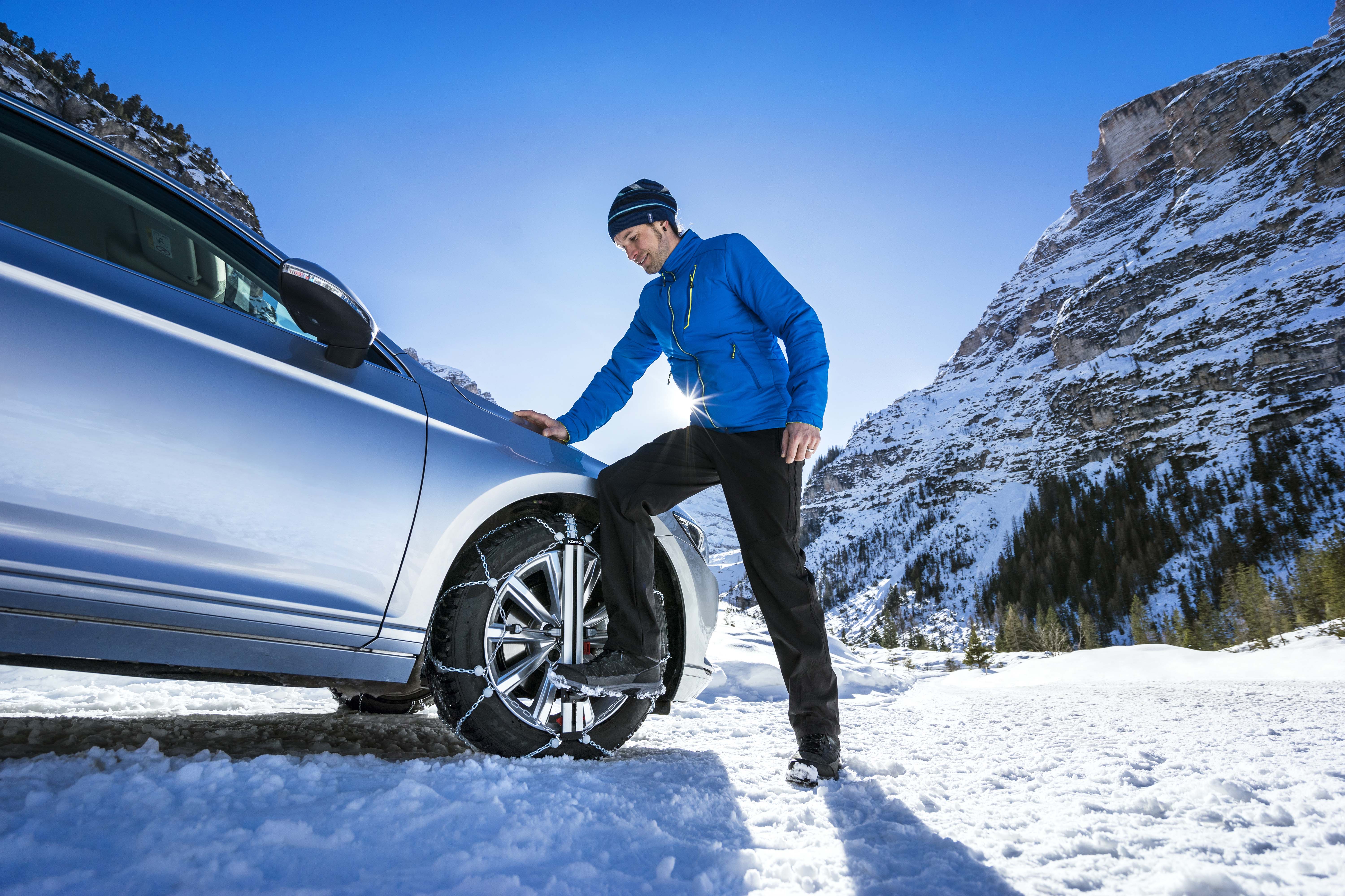 Wie Schneeketten4u Ihnen hilft, Schneeketten für Autos mit wenig Platz im Radkasten zu finden