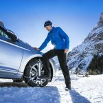 Wie Schneeketten4u Ihnen hilft, Schneeketten für Autos mit wenig Platz im Radkasten zu finden